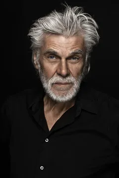 体育分析人员正在研究比赛数据